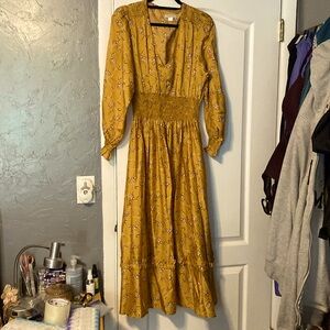 Very Pretty Yellow Dress with Light Pink Flowers 🌸